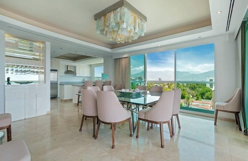 Marina Vallarta Apartment | Luxury Oceanfront 4BR Condo - Pool - Ocean View