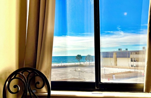 Myrtle Beach Condo | Luxury Oceanfront Condo with Reduced Rates!