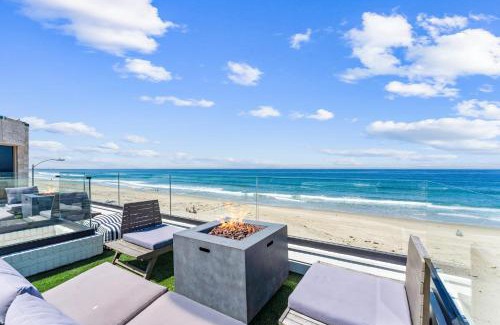 Mission Beach House | Luxury oceanfront fourplex with roof deck sleeps 22