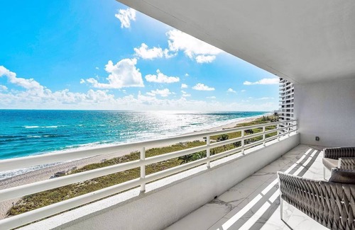 Boca Raton Condo | Luxury Oceanfront Living in Boca Raton - Unparalleled Paradise Awaits!nn