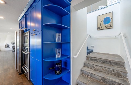 Canoga Park House | Luxury, OMG Views at CA's only Earthship home