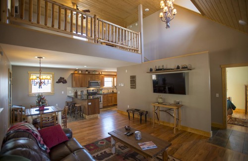 Fairview House | Luxury on the Continental Divide- Private, w/Views Hot Tub in Perfect Location!