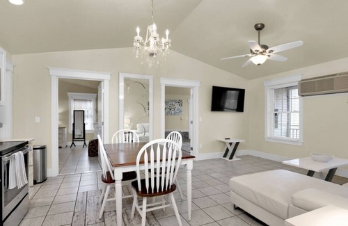 Edgecomb Apartment | Luxury On The Water in Mid-Coast Maine