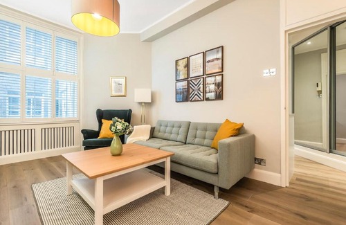 Redcliffe Apartment | Luxury One Bedroom Chelsea Apartment