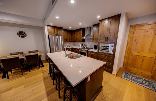 Canmore Condo | Luxury One Bedroom Condo in Canmore