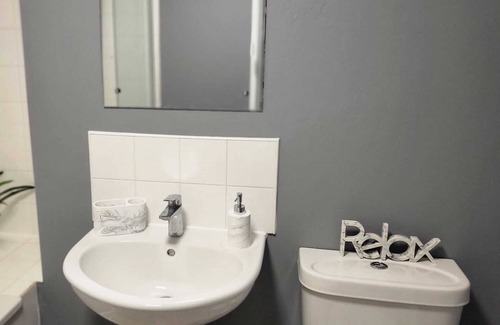 Highbury West Apartment | Luxury One bedroom Gem by Emirates Stadium