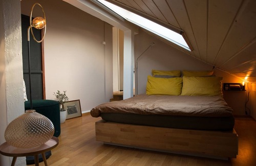 Geneva Apartment | Luxury One-Bedroom Suite with Stunning Views of the Jet d’Eau and Mountains