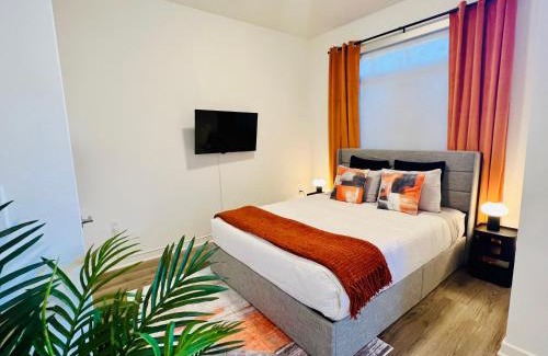 Carthay Circle Apartment | Luxury Open BD w Pool, Parking, & WD 133