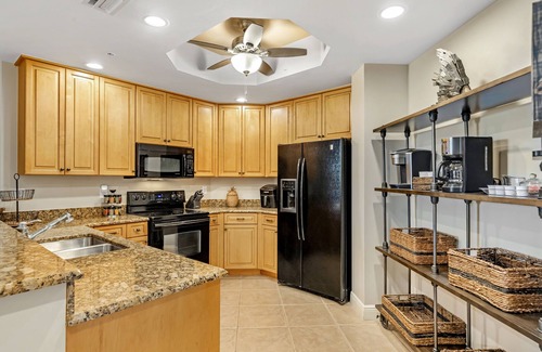 Cape Harbour Condo | Luxury outdoor patio A+Amenities! Cape Coral FL 3B/2B