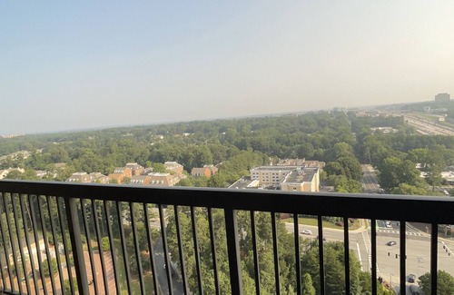 Sandy Springs House | Luxury Palace Sleep in luxury stay inline entire 2 bedroom apartment