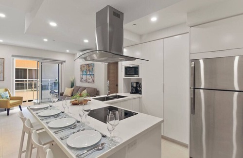 Opal Apartment | Luxury Palm Beach 2BR Condo w/Balcony at Aracari 18 by Bocobay