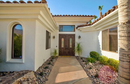 Palm Springs House | Luxury Palm Springs Retreat w/Heated Pool & Spa