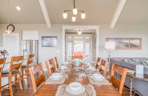 Roads End House | Luxury, Panoramic Sea Views from the Top of Roads End!