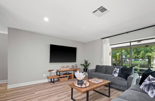 Venice Groves House | Luxury Paradise 4 Bedroom House with Heated Pool