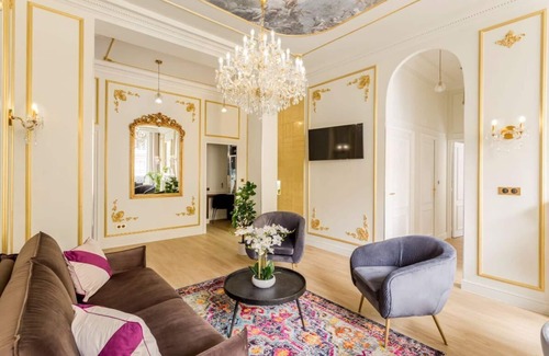 Les Halles Apartment | Luxury Parisian home near Louvre, Notre Dame, and Marais