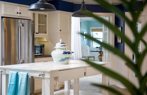 South Oceanside Condo | Luxury Penthouse Condo, Sunroom with Ocean Views – 20 STEPS TO THE OCEAN!