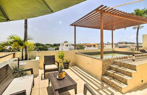 Tohoku Apartment | Luxury Penthouse with Rooftop Pool - Walk to Beach!