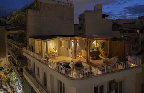 Athens Apartment | Luxury Penthouse with Hot tub in Athens center 1' from Metro station!