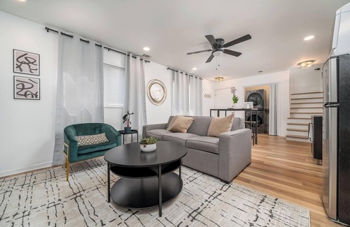Blackwells Apartment | Luxury Pet friendly 1-bedroom apartment in Marietta with Parking and Storage