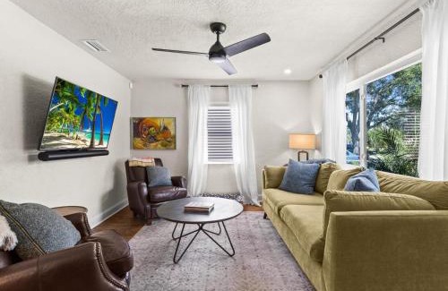 Tampa House | Luxury-Pet Friendly, Farmhouse Bungalow, Downtown Tampa