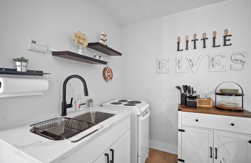 Sparta Apartment | Luxury pet-friendly remodeled cottage