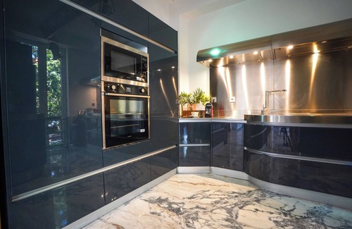 Riou - Petit Juas - Av de Grasse Villa | Luxury PMR villa with garden and top-of-the-range services in Cannes