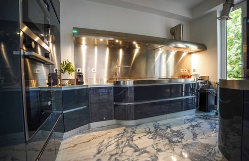 Riou - Petit Juas - Av de Grasse Villa | Luxury PMR villa with garden and top-of-the-range services in Cannes
