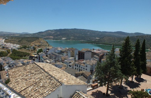 Iznajar Apartment | Luxury Poolside Apartment With Chlorine Free Pool , Hot Tub, Free Wifi,
