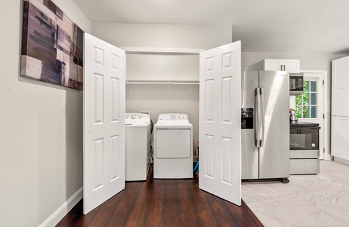 Sylvan Hills House | Luxury Private Room Downtown Atlanta