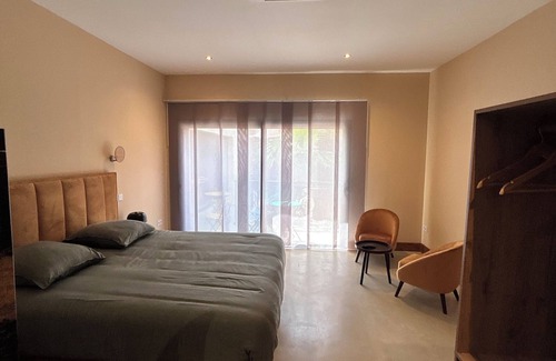 Torreilles Bed & Breakfast | Luxury private suite, the colonial house
