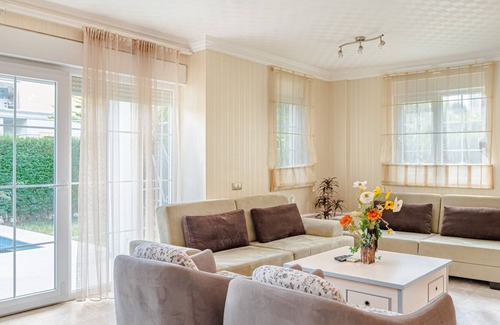 Kadriye Apartment | Luxury Private Villa With Pool and Garden in Serik