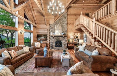 Gatlinburg - Pigeon Forge House | Luxury Refresh 2025 Multi-Family Retreat