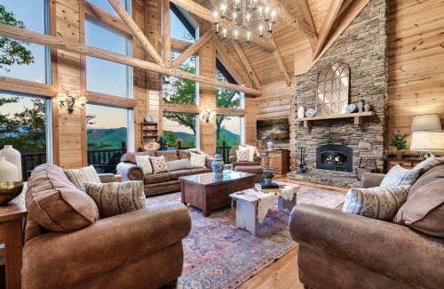 Gatlinburg - Pigeon Forge House | Luxury Refresh 2025 Multi-Family Retreat
