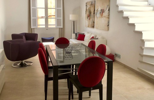 Old Town House | Luxury Renovated Townhouse with terrasse and parking in the old Village of St-Tr