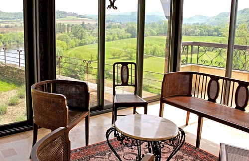 Beynac-et-Cazenac House | Luxury Rental In Perigord With A 27m Long Heated Pool Overlooking The Valley