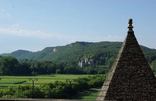 Beynac-et-Cazenac House | Luxury Rental In Perigord With A 27m Long Heated Pool Overlooking The Valley
