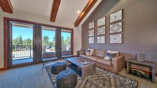 South Lake Tahoe Apartment | Luxury Residence - Gondola Across The Street Condo