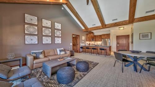 South Lake Tahoe Apartment | Luxury Residence - Gondola Across The Street Condo