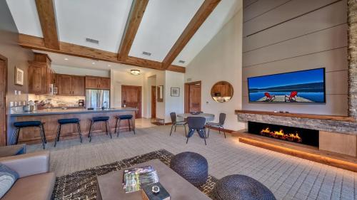 South Lake Tahoe Apartment | Luxury Residence - Gondola Across The Street Condo