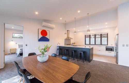 Queenstown House | Luxury Retreat at 5 on The Hill Queenstown