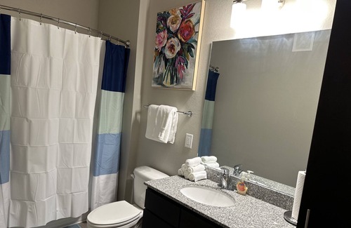 Lakes of Forest Hill Apartment | Luxury Retreat in East Memphis with Balcony