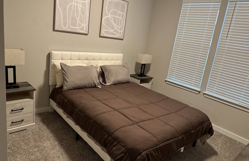 Lakes of Forest Hill Apartment | Luxury Retreat in East Memphis with Balcony