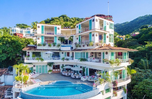 Alta Vista Villa | Luxury Retreat Casa Yvonneka 5 Star 6 Bedrooms Entire Villa