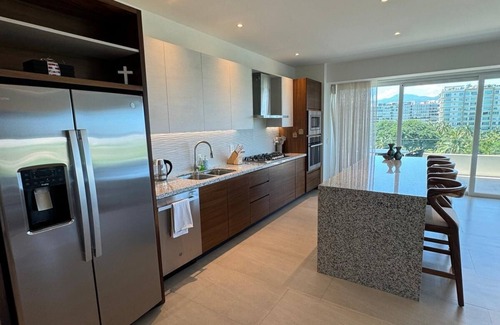 Puerto Vallarta Apartment | Luxury Retreat, VGolf. Marina Vallarta.