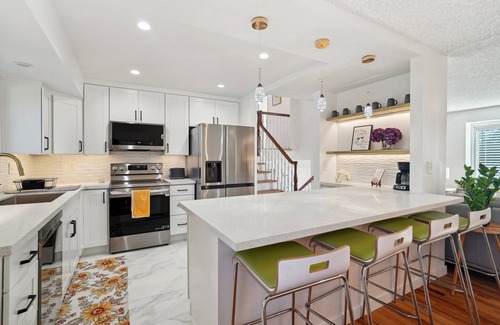 White Center House | Luxury Retreat near beaches, Only 12 miles to Seattle