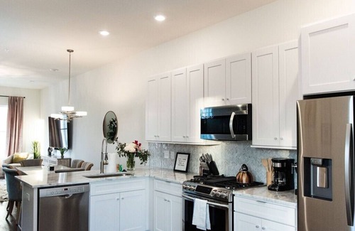 Hillsboro West End House | Luxury Retreat Near Vanderbilt University