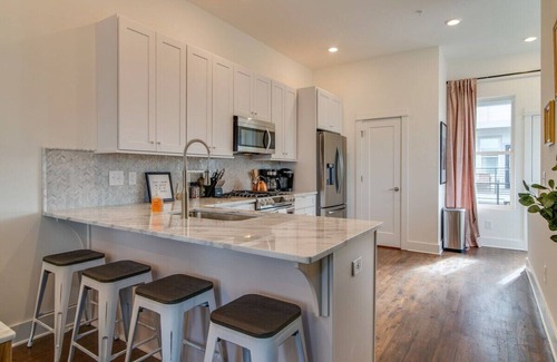Hillsboro West End House | Luxury Retreat Near Vanderbilt University