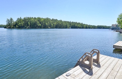 Seguin Cabin | Luxury Retreat On Lake Joseph