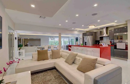 Ives Estates Villa | Luxury Retreat with Cinema, Game Table, Pool, Jacuzzi , Giant Chess, 8 Beds