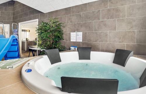 Frederikssund Municipality House | Luxury Retreat with Pool - By Traum Ferienwohnungen